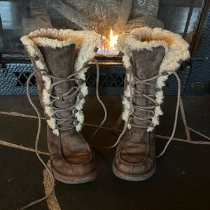 Women’s UGG size 8